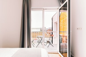 2 bedrooms, iron/ironing board, WiFi, bed sheets - JAMES AT12 - renovated luxury apartment downtown Antwerp (Antwerpen)