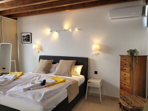 3 chambres, fer et planche à repasser, Wi-Fi, draps fournis