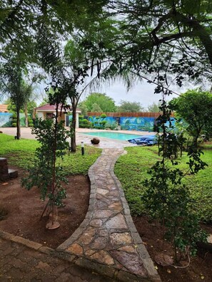 Garden - Kwena Cottage  (Molepolole)