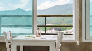 Chambre, 1 chambre (401(River+NamisumView/Spa/No Cooking)) | 1 chambre, Wi-Fi gratuit