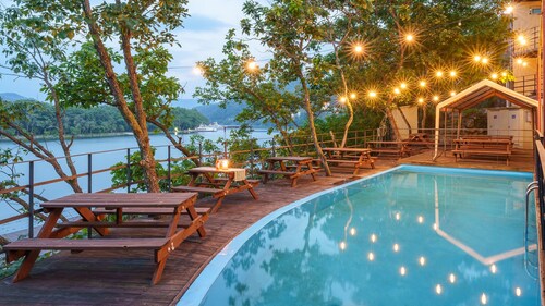 Gapyeong Nami Island Pet-friendly Spa Pe