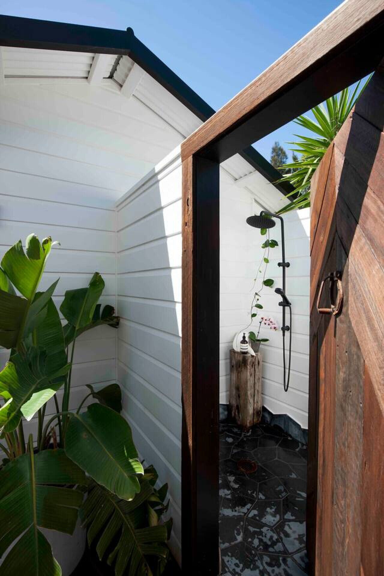 The Black Ace Residence | Heated Magnesium Pool — image 5