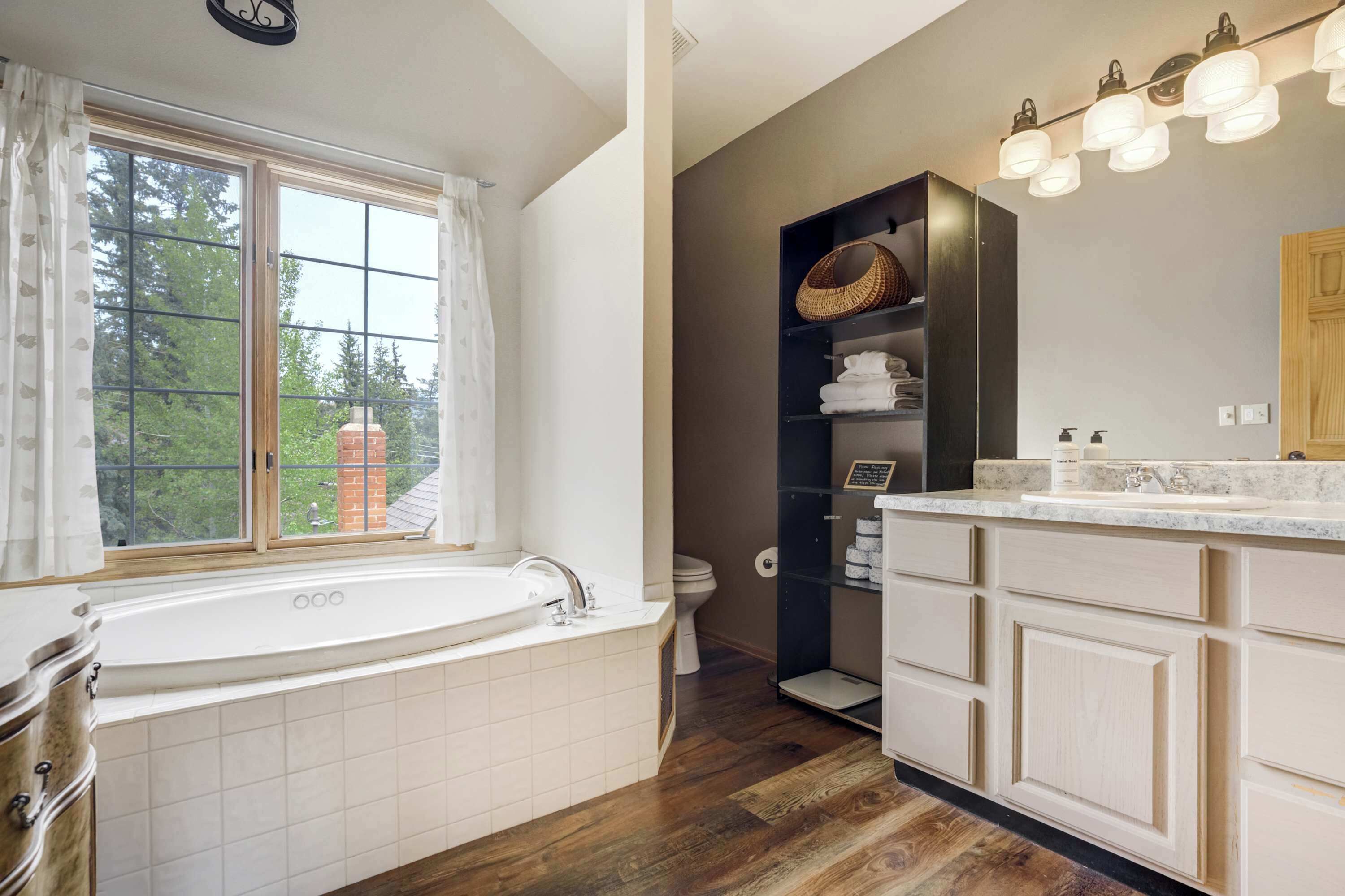 Shower, hair dryer, towels, shampoo