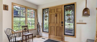 Fallsview Cabin: Vintage Charm Retreat