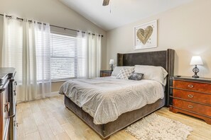 3 chambres, fer et planche à repasser, accès Internet, draps fournis