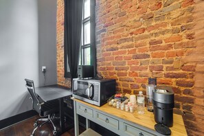 Interior - Boutique Studio Stay in the Heart of Marshall! (Marshall)