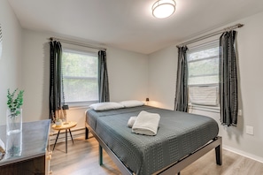 4 chambres, bureau, fer et planche à repasser, accès Internet