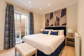 9 chambres, fer et planche à repasser, lit de bébé portatif, Wi-Fi