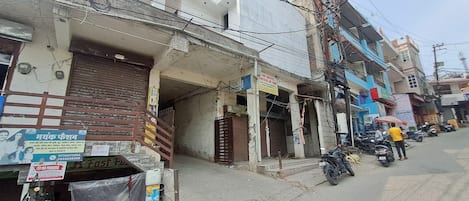 Lối vào nơi lưu trú