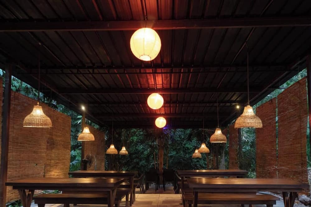Kmee Transit hotel & Restaurant