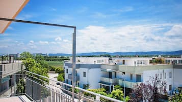 Deluxe Apartment, City View | Terrace/patio