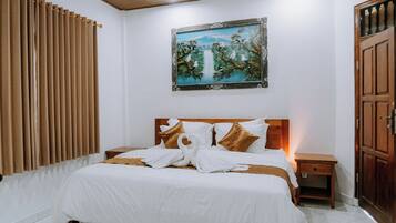 3 habitaciones, escritorio, wifi gratis y ropa de cama