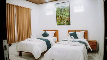 3 habitaciones, escritorio, wifi gratis y ropa de cama