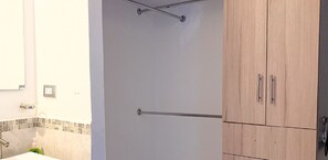 Bruser, håndklæder, Sæbe, Toiletpapir