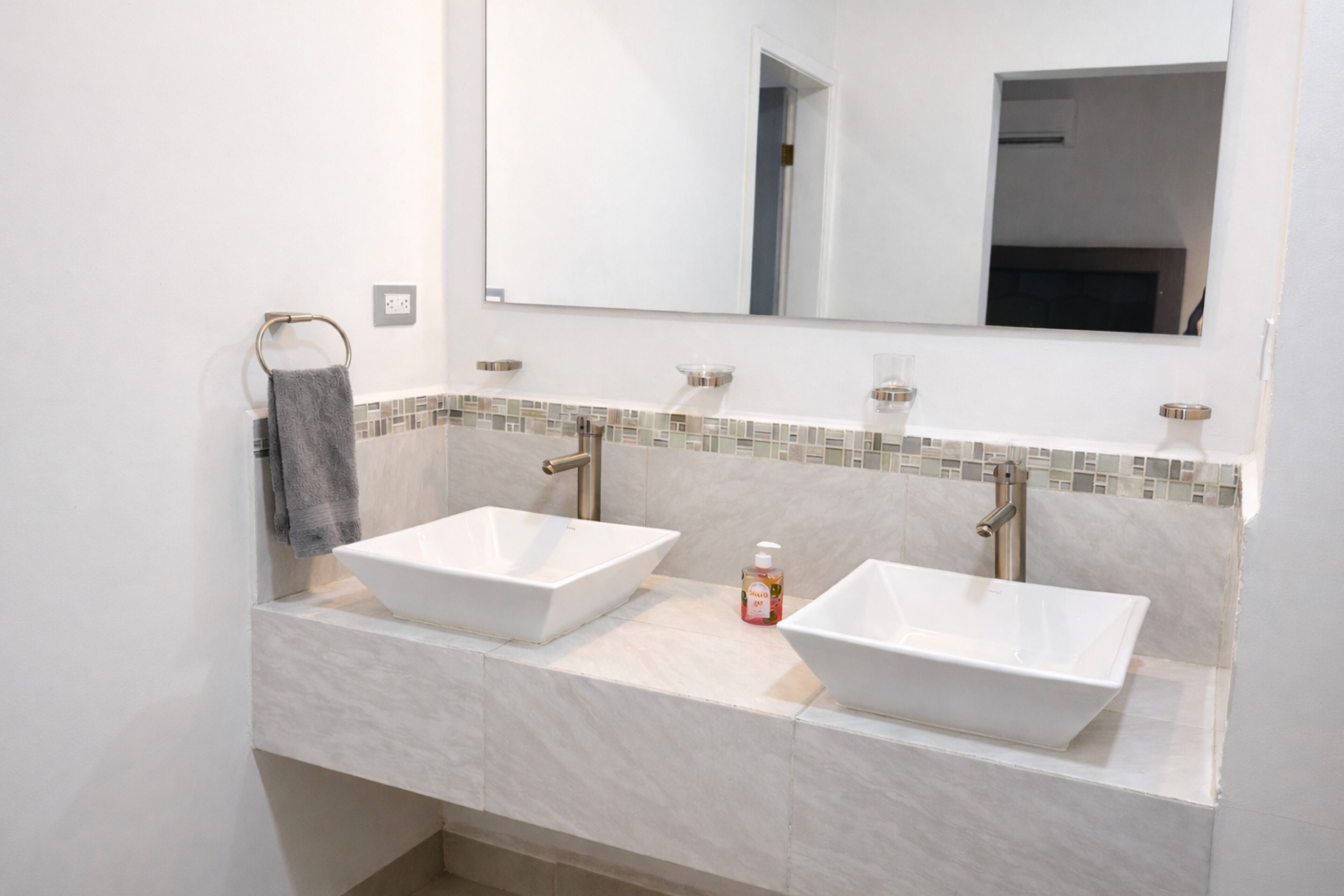 Dusche, Handtücher, Seife, Toilettenpapier