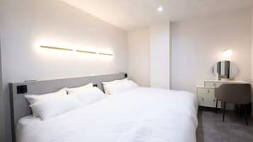 Free minibar, desk, laptop workspace, free WiFi