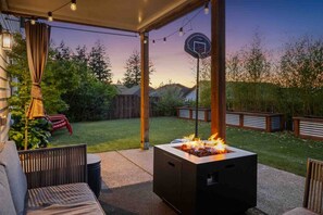 Terrace/patio - Spectacular Hillside Escape w/ Valley Views, Game Room w/ Pool Table and Foosball, Huge Deck / Patio (Beaverton)