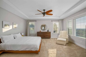 5 bedrooms, desk, travel crib, free WiFi