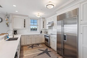 Fridge, oven, dishwasher, coffee/tea maker