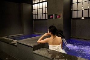 Indoor spa tub - Anook Ryokan Ansan station branch (Ansan)