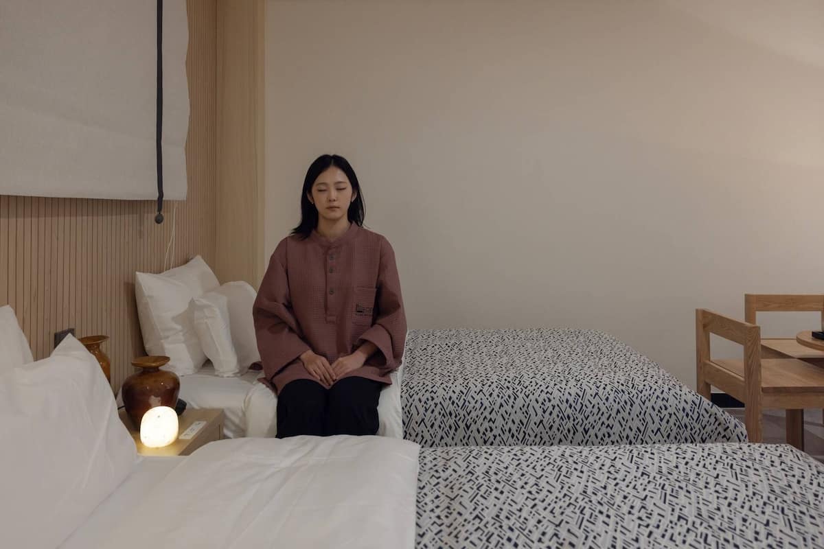 Blackout curtains, free WiFi