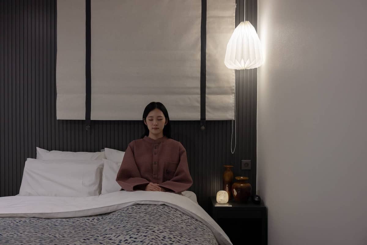 Blackout curtains, free WiFi