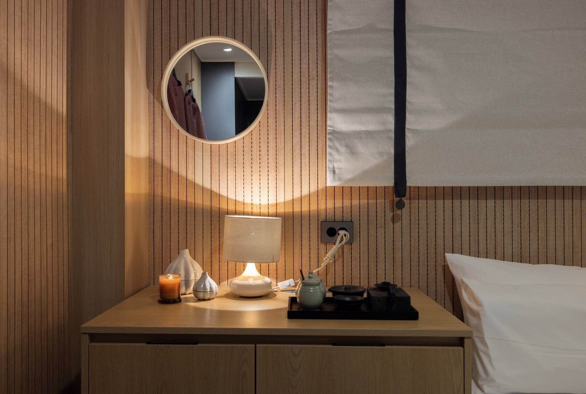 Blackout curtains, free WiFi