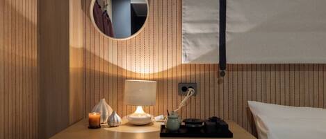 STANDARD (B) | Blackout drapes, free WiFi