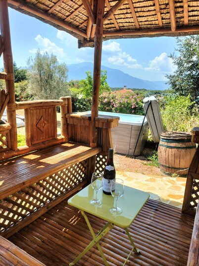 Family villa with pool to enjoy the peace and quiet of the mountains