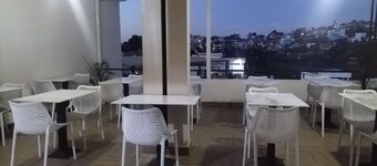 Milestone City Apartments │ Live work or relax│Kitchen │Restaurant│Nr Tsimbazaza