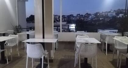 Milestone City Apartments │ Live work or relax│Kitchen │Restaurant│Nr Tsimbazaza