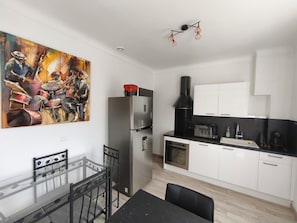 Fridge, microwave, oven, stovetop