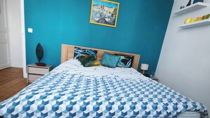 2 bedrooms, WiFi (free), bed sheets