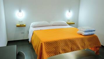 Doppia Standard | Una cassaforte in camera, Wi-Fi gratuito