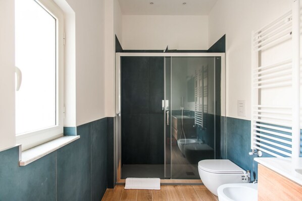 Shower, bidet