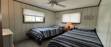 4 bedrooms, iron/ironing board, free WiFi