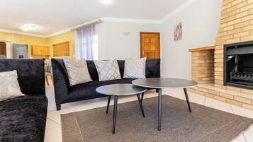 Villa familiare, vista giardino | Sala da pranzo