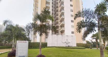 Soothing building with AC in Gurugram