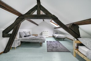 4 chambres, fer et planche à repasser, Wi-Fi, draps fournis