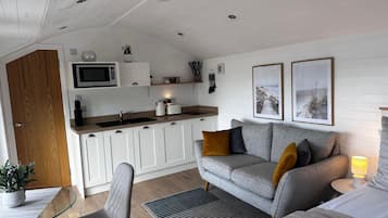 Cottage, 1 Bedroom | Living area