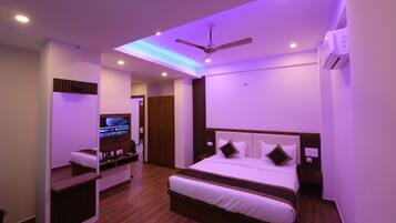 Superior Double Room, Balcony, City View | Desk, laptop workspace, iron/ironing board, free WiFi