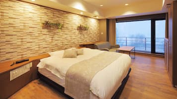 Deluxe Room | Desk, free WiFi