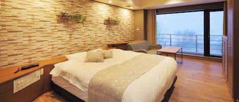 Deluxe Room | Desk, free WiFi