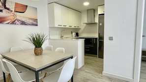 Dining - FESTASOL 212 (Estartit)