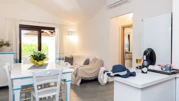 Casa, varanda, vista para o jardim | Cozinha privada | Cadeirão de bebê