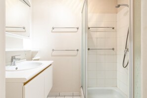 Shower - Studio Apartment with Sea Views in Gadeynehelling (Blankenberge)