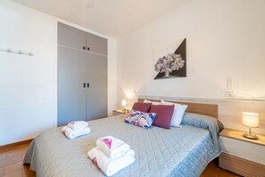 2 bedrooms, iron/ironing board