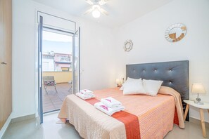 2 Schlafzimmer, Bügeleisen/Bügelbrett