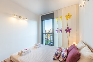 3 chambres, fer et planche à repasser