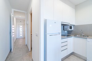 Kühlschrank, Mikrowelle, Geschirrspüler